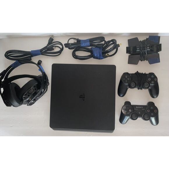 PS4, 2 Wireless Controllers, Power Cords, Charging Station Headphones W/Mic - Picture 1 of 6